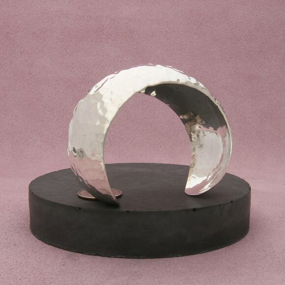 sterling silver vintage signed hammered chunky cuff bracelet size 6.5in - Picture 2 of 3